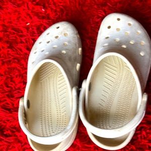 size 5 white crocs